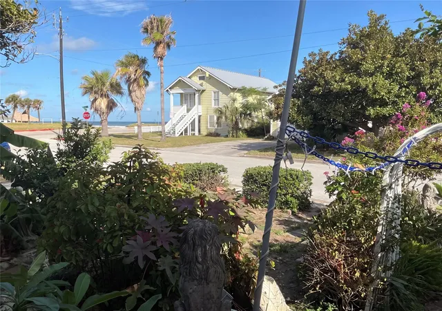 Photo 2 of Single family home for sale at 910 Ave L, Galveston, TX 77550 | MLS# 94651342 | Listing updated on 2026-09-18