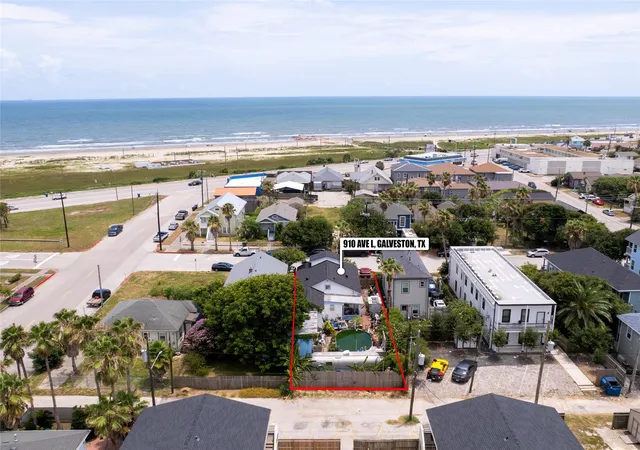 Photo 3 of Single family home for sale at 910 Ave L, Galveston, TX 77550 | MLS# 94651342 | Listing updated on 2026-09-18