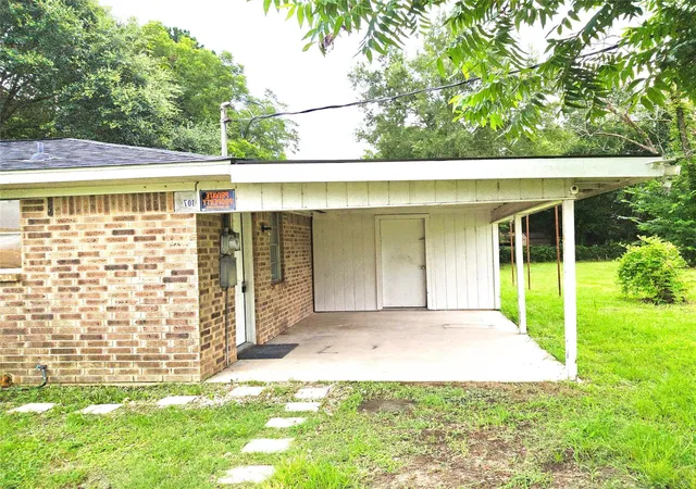 Photo 2 of Single family home for sale at 107 Cypress St, Trinity, TX 75862 | MLS# 27580666 | Listing updated on 2026-09-12