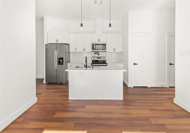 2nd image of 3940 Davenport St #A, Houston, TX 77051 | MLS# 72299928