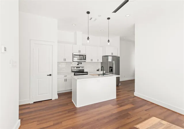 3rd image of 3940 Davenport St #A, Houston, TX 77051 | MLS# 72299928