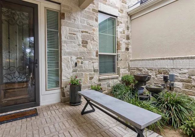 4th image of 3430 Dover Valley Dr, Houston, TX 77059 | MLS# 68926490