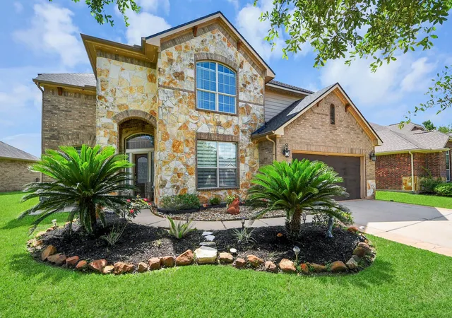 Photo 3 of Single family home for sale at 8519 E Windhaven Ter Trl, Cypress, TX 77433 | MLS# 77698001 | Listing updated on 2026-09-20
