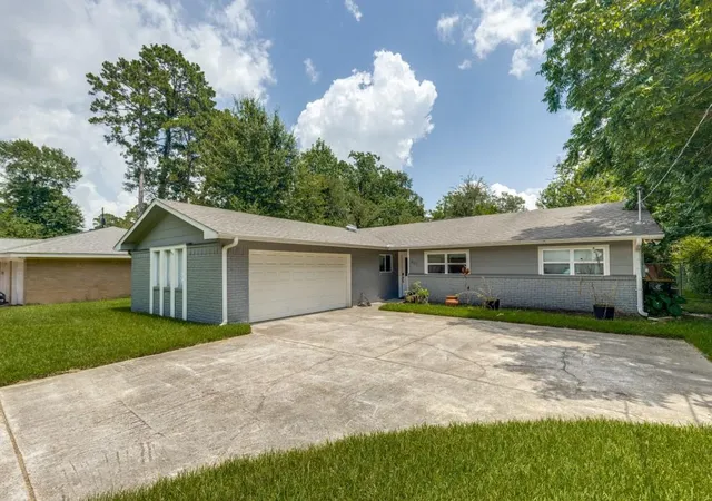 Homes for sale in Conroe, TX | 407 Lilly Blvd, Conroe, TX 77301 | MLS# 12228947