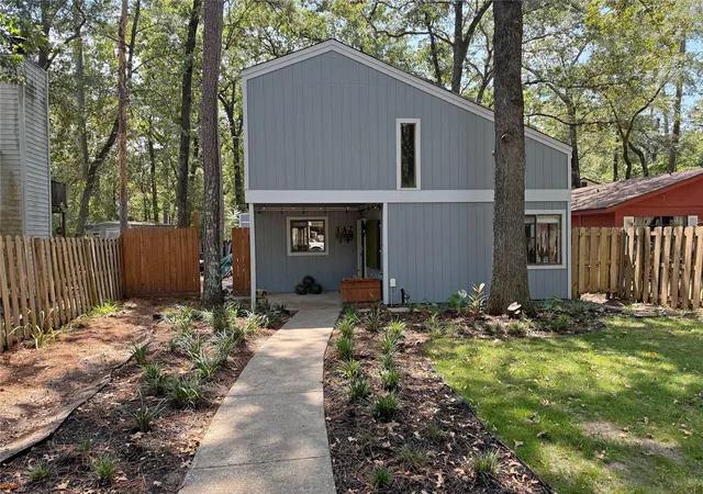 Photo 3 of Single family home for sale at 28625 Magnolia Ct, Huntsville, TX 77320 | MLS# 82805135 | Listing updated on 2026-09-13