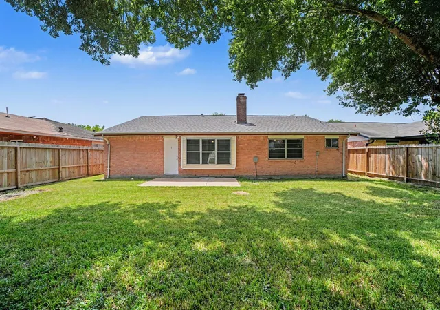 Photo 18 of Single family home for sale at 10419 Gulfstream Ln, Sugar Land, TX 77498 | MLS# 16162261 | Listing updated on 2026-08-20