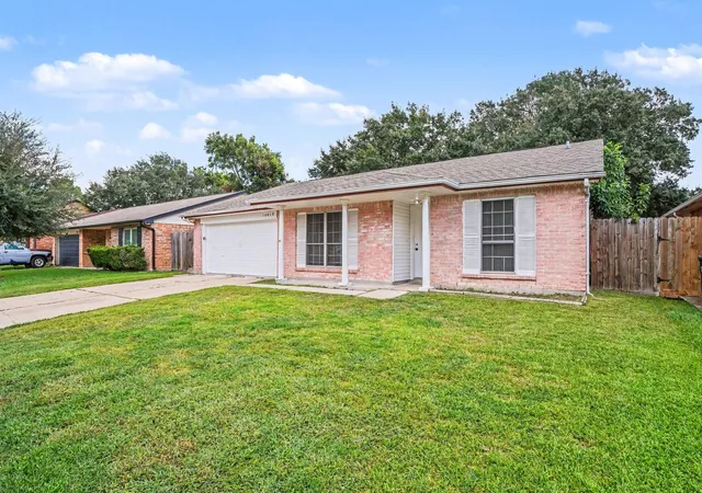 Photo 1 of Single family home for sale at 10419 Gulfstream Ln, Sugar Land, TX 77498 | MLS# 16162261 | Listing updated on 2026-08-20