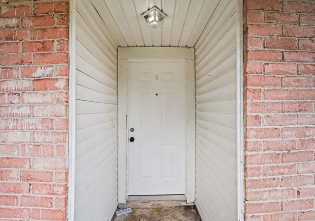 Photo 3 of Single family home for sale at 10419 Gulfstream Ln, Sugar Land, TX 77498 | MLS# 16162261 | Listing updated on 2026-08-20