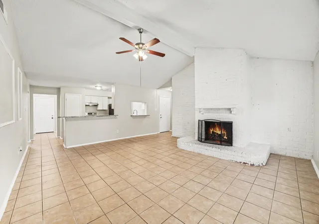 Photo 4 of Single family home for sale at 10419 Gulfstream Ln, Sugar Land, TX 77498 | MLS# 16162261 | Listing updated on 2026-08-20