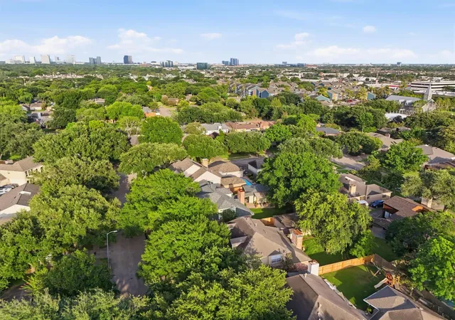 24th image of 12111 Meadow Lake Dr, Houston, TX 77077 | MLS# 21822813