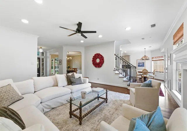 5th image of 12111 Meadow Lake Dr, Houston, TX 77077 | MLS# 21822813