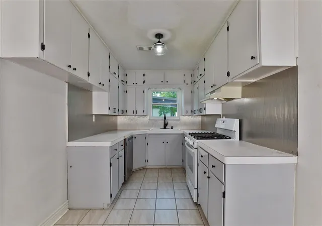3rd image of 1202 Mac Dr, Sweeny, TX 77480 | MLS# 3989007