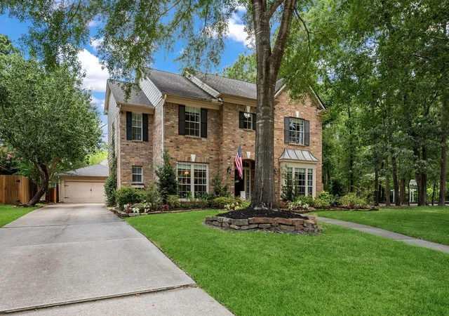Photo 3 of Sale Pending at 3218 S Woodstream Way, Kingwood, TX 77345 | MLS# 52351324 | Listing updated on 2026-09-18