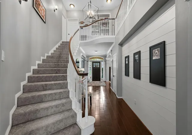 Photo 3 of Sale Pending at 3218 S Woodstream Way, Kingwood, TX 77345 | MLS# 52351324 | Listing updated on 2026-09-18