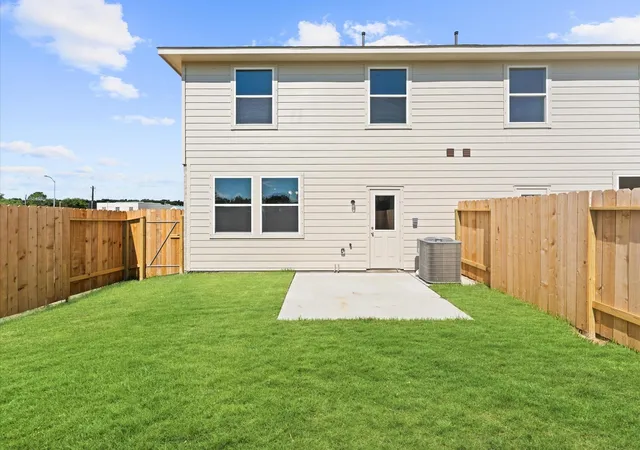 22nd image of 1369 S Mixander Wy S, La Porte, TX 77571 | MLS# 90339853