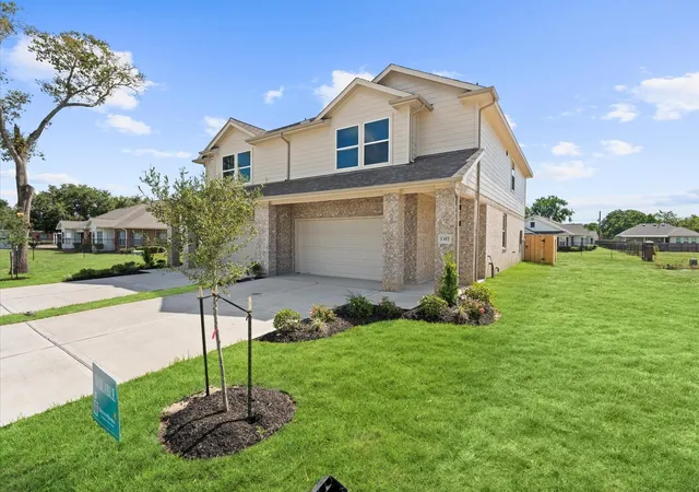 2nd image of 1369 S Mixander Wy S, La Porte, TX 77571 | MLS# 90339853