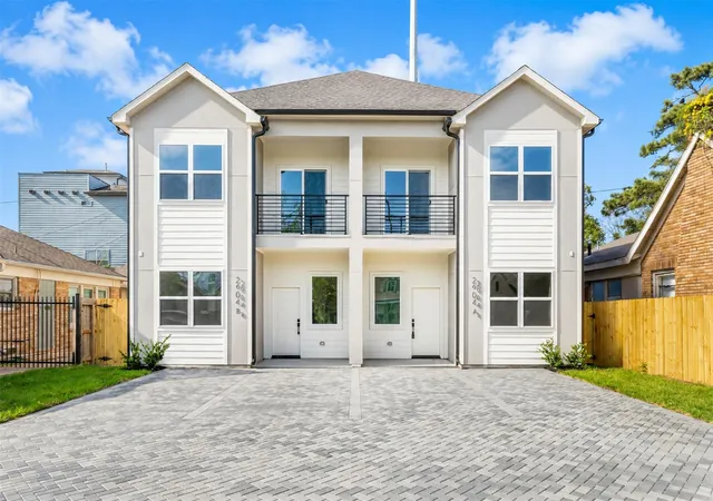 Photo 1 of Multi family home for sale at 2904 Ruth St, Houston, TX 77004 | MLS# 5407163 | Listing updated on 2026-08-05