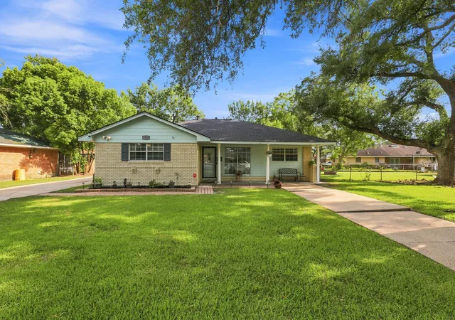 1st image of 1705 Chilton Dr, Baytown, TX 77520 | MLS# 78654418
