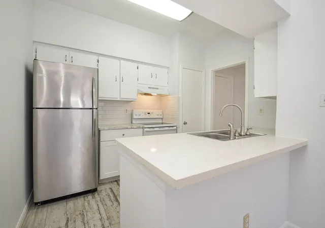 2nd image of 2475 Underwood St #391, Houston, TX 77030 | MLS# 48368786