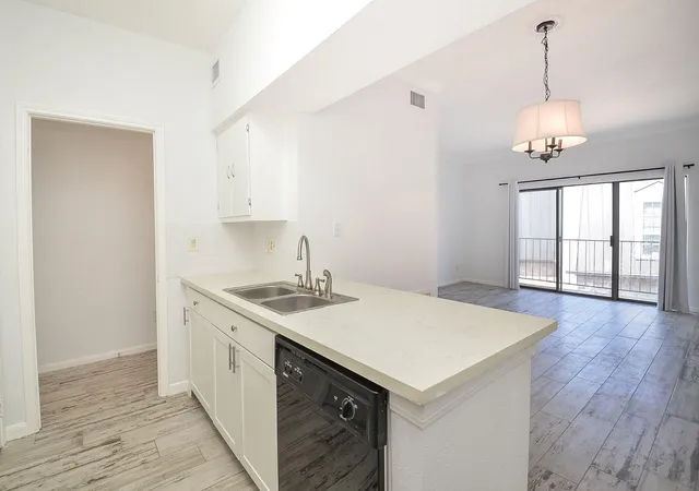 3rd image of 2475 Underwood St #391, Houston, TX 77030 | MLS# 48368786