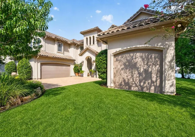 Photo 2 of Mansion for sale at 28560 Oaks On The Water, Montgomery, TX 77356 | MLS# 94878460 | Listing updated on 2026-09-04