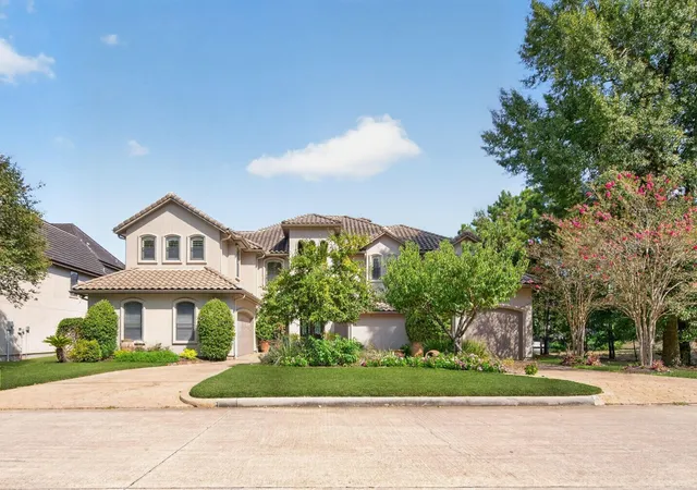 Photo 3 of Mansion for sale at 28560 Oaks On The Water, Montgomery, TX 77356 | MLS# 94878460 | Listing updated on 2026-09-04
