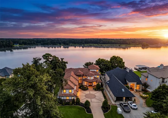 Photo 1 of Mansion for sale at 19996 Crescent Ct, Montgomery, TX 77356 | MLS# 85847871 | Listing updated on 2026-07-22