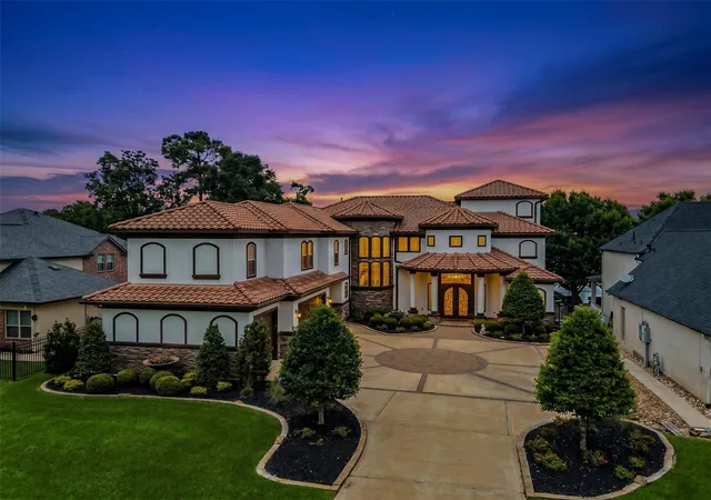 Photo 3 of Mansion for sale at 19996 Crescent Ct, Montgomery, TX 77356 | MLS# 85847871 | Listing updated on 2026-07-22