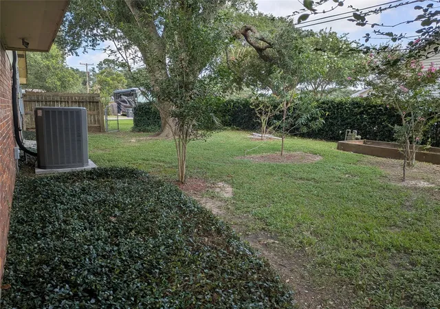 3rd image of 1206 Terrace Dr, Alvin, TX 77511 | MLS# 10854601