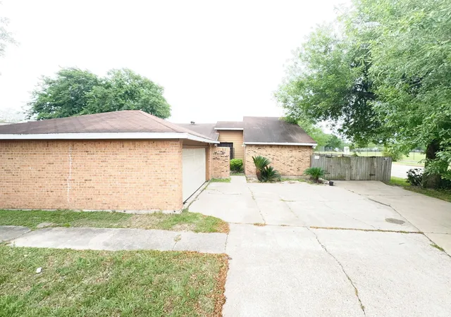 Single family home for sale at 8702 Pkwy Forest Dr, Houston, TX 77044 | MLS# 60362688 | Listing updated on 2026-05-22