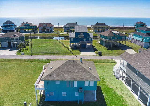 3rd image of 3225 Sea Castle Dr, Port Bolivar, TX 77650 | MLS# 12386485