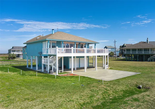 5th image of 3225 Sea Castle Dr, Port Bolivar, TX 77650 | MLS# 12386485