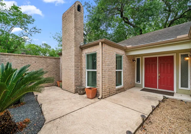 2nd image of 2103 Cherry Bend Dr, Houston, TX 77077 | MLS# 44393366