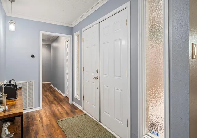 4th image of 2103 Cherry Bend Dr, Houston, TX 77077 | MLS# 44393366