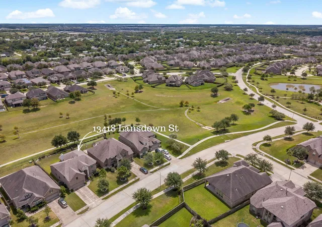 4th image of 13418 Lansdown St, Rosharon, TX 77583 | MLS# 57239208