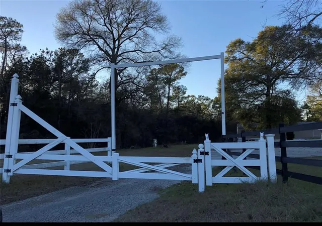 Photo 1 of Single family home for sale at 16581 Interstate 45 N, Willis, TX 77318 | MLS# 92347985 | Listing updated on 2025-12-17
