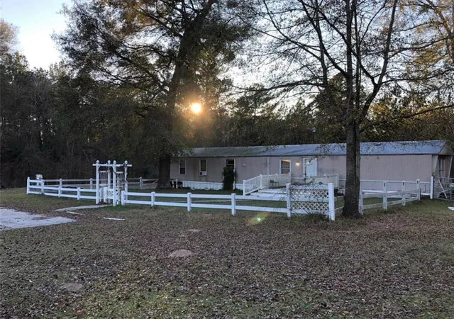 Photo 2 of Single family home for sale at 16581 Interstate 45 N, Willis, TX 77318 | MLS# 92347985 | Listing updated on 2025-12-17