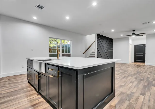 Photo 1 of Single family home for sale at 237 Hahlo St, Houston, TX 77020 | MLS# 73805152 | Listing updated on 2026-07-17