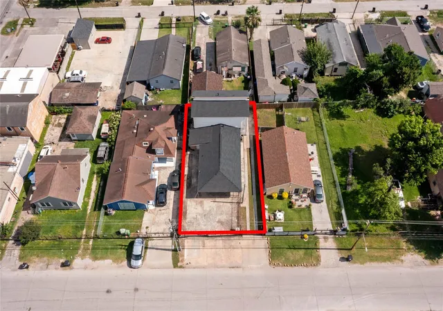 Photo 1 of Sale Pending at 6917 Palestine St, Houston, TX 77020 | MLS# 33432061 | Listing updated on 2026-09-03