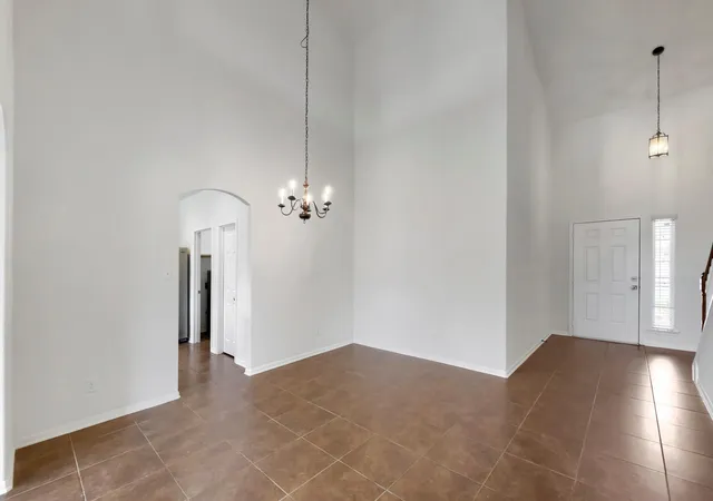 Photo 3 of Single family home for sale at 14527 Round Mountain Dr, Houston, TX 77090 | MLS# 22282439 | Listing updated on 2026-09-17