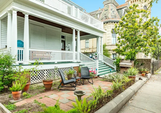 Photo 3 of Single family home for sale at 1619 Sealy St, Galveston, TX 77550 | MLS# 32095365 | Listing updated on 2026-05-16