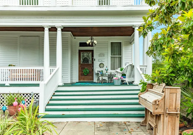 Photo 4 of Single family home for sale at 1619 Sealy St, Galveston, TX 77550 | MLS# 32095365 | Listing updated on 2026-05-16