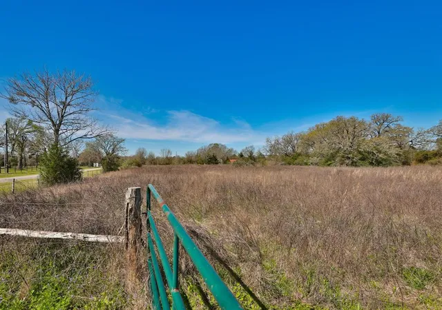 Photo 4 of Sale Pending at 21100 Telephone Rd, Hempstead, TX 77445 | MLS# 81645915 | Listing updated on 2026-08-06