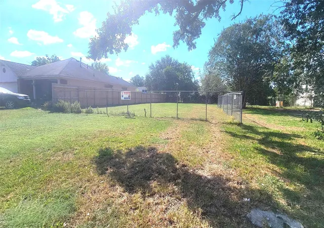3rd image of 0 Shaver St, Pasadena, TX 77506 | MLS# 6235179