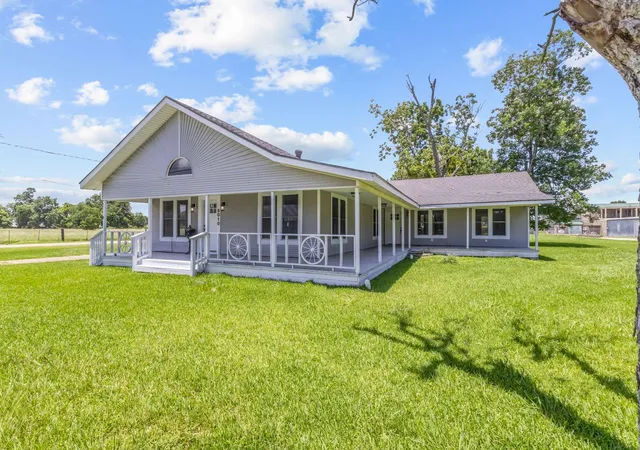 Homes for sale in Groves, TX | 5010 Wilson St, Groves, TX 77619 | MLS# 59604079