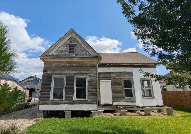 image of 2022 Gano St, Houston, TX 77009 | MLS# 13361345