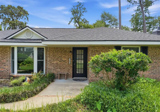 3rd image of 1302 Chestnut Ridge Rd, Kingwood, TX 77339 | MLS# 31611177