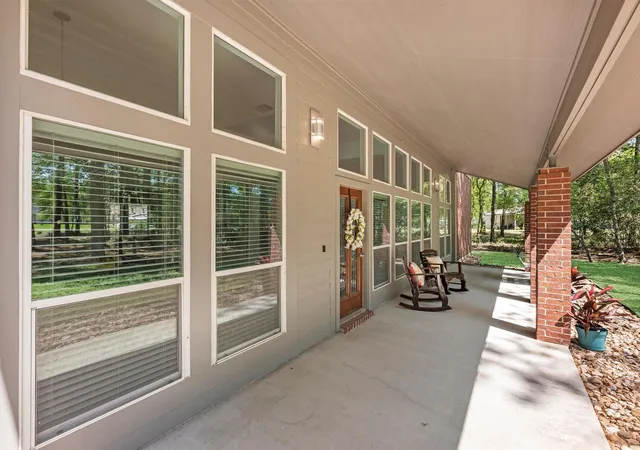3rd image of 715 Commons Lakeview Dr, Huffman, TX 77336 | MLS# 43123863