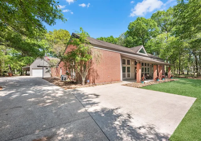 4th image of 715 Commons Lakeview Dr, Huffman, TX 77336 | MLS# 43123863