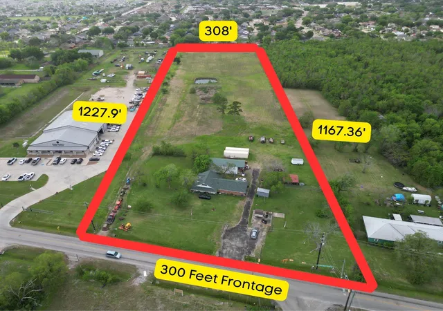 Photo 1 of Single family home for sale at 2319 W Cedar Byp Lynchburg Rd, Baytown, TX 77521 | MLS# 35999893 | Listing updated on 2026-09-04